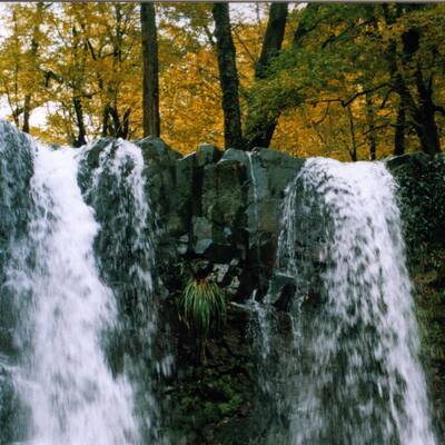 Lounak Waterfall
